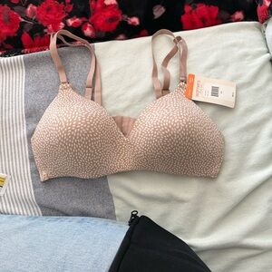 Warner's Nude Printed T-Shirt Bra with Subtle Dot Pattern